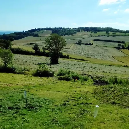 House With One Bedroom In With Enclosed Garden *
