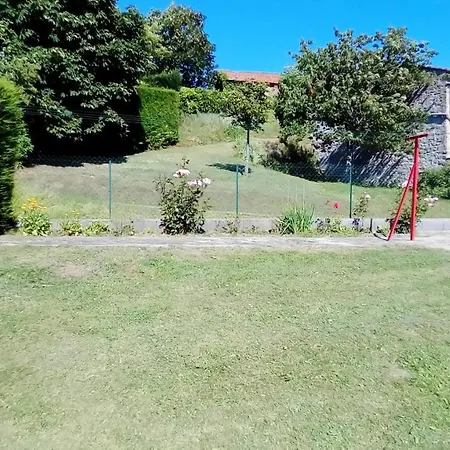 House With One Bedroom In With Enclosed Garden * Auzon